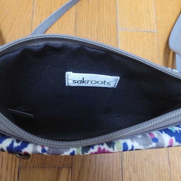 Sakroots Wristlet and/or Crossbody Bag NWOT - Picture 2 of 7